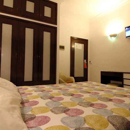 Hotel Teimoso Фигейра да Фош Екстериор снимка