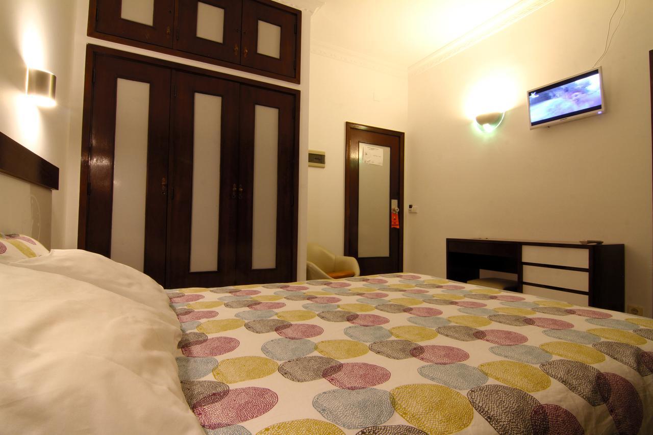 Hotel Teimoso Фигейра да Фош Екстериор снимка